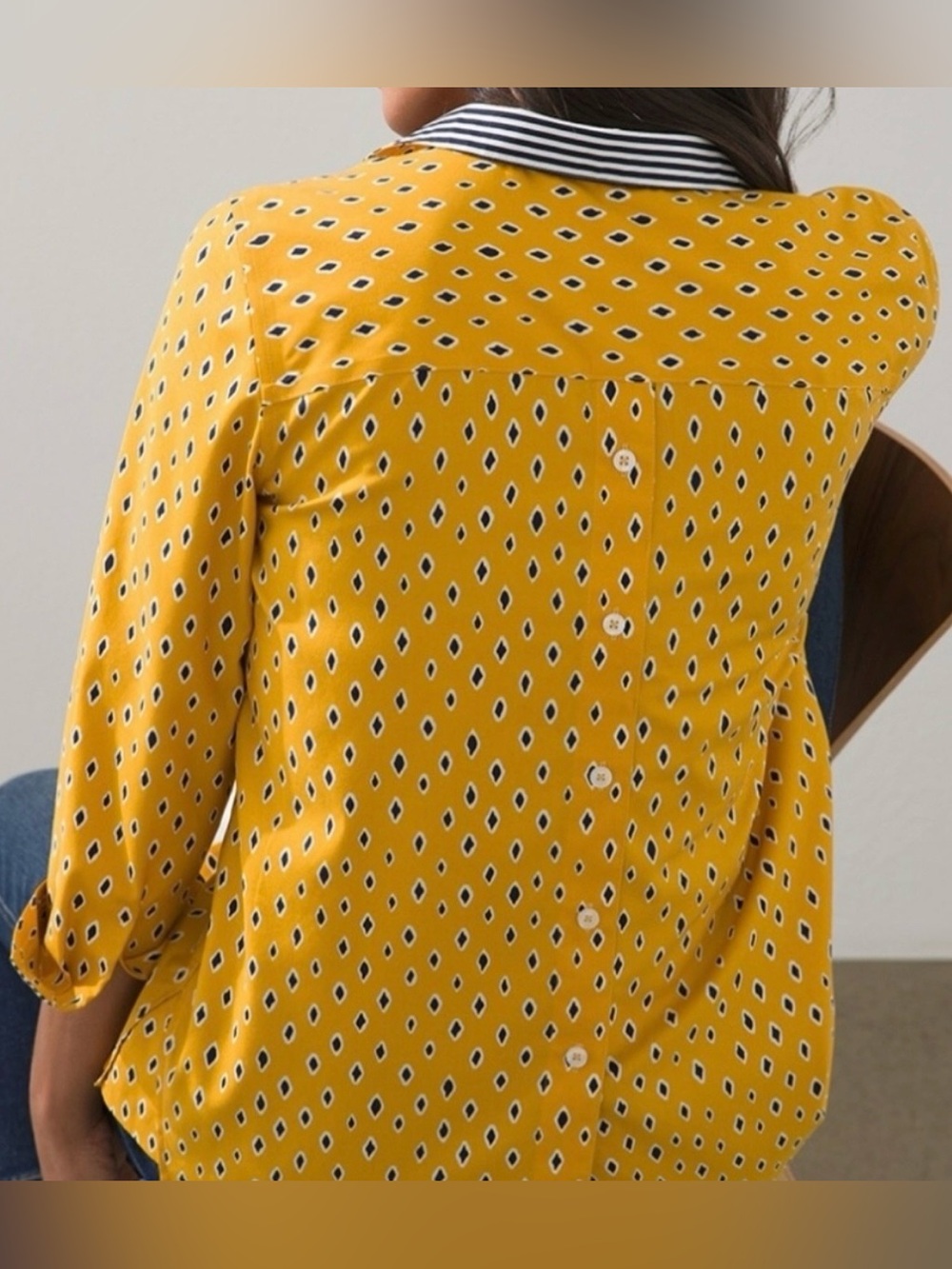 Chico’s Women’s No Iron Button Back Diamond Tunic Marigold Navy Size XL - Picture 2 of 10